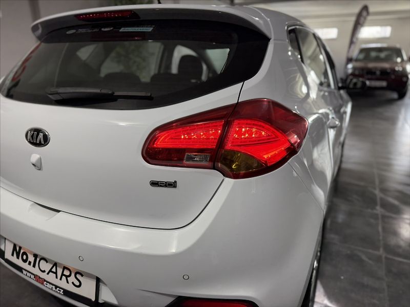 Kia Ceed 1,6   CRDI 94KW NAVI KAMERA ČR - fotka 33 z 44