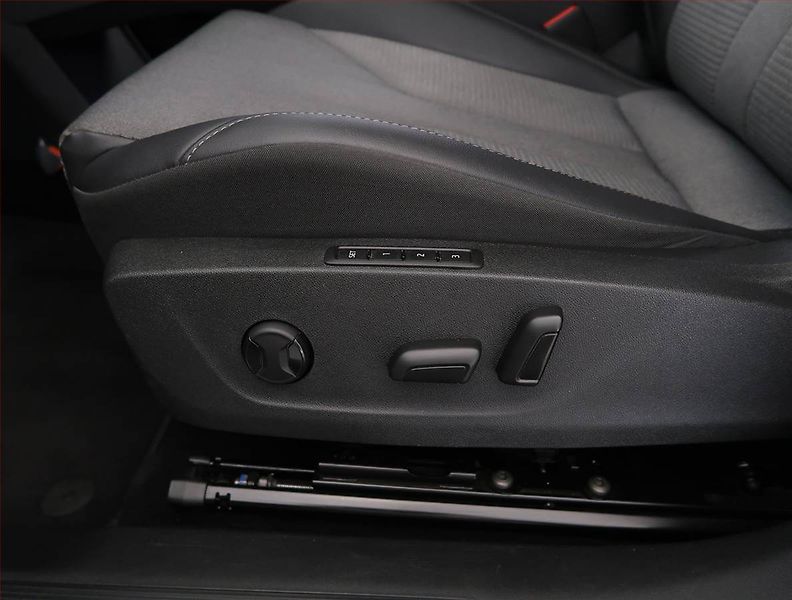 Škoda Enyaq (2021) iV 80 (82 kWh), SoH 81% - fotka 27 z 32