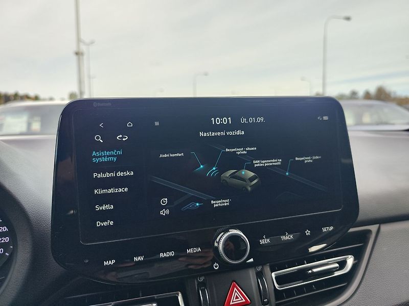 Hyundai i30 1.0 T-GDI/88kW Smart Navi DCT - fotka 15 z 33