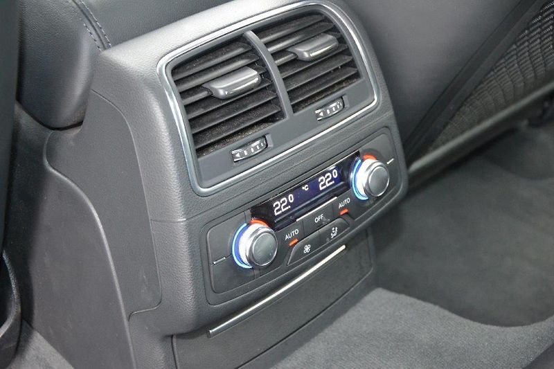 Audi A6  Avant 3.0 TDI 200 kW quattro  - fotka 23 z 49