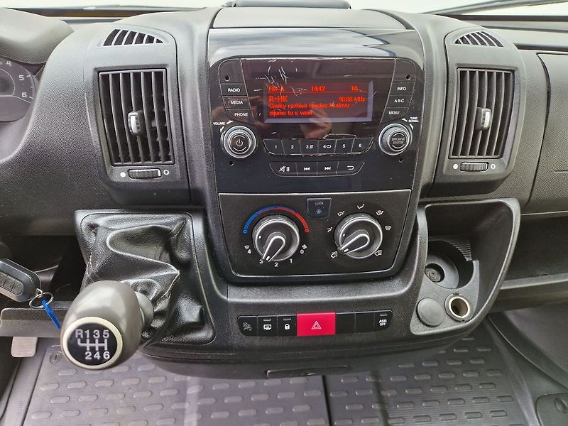 Peugeot Boxer 2.2 HDI L3H2 - fotka 16 z 27