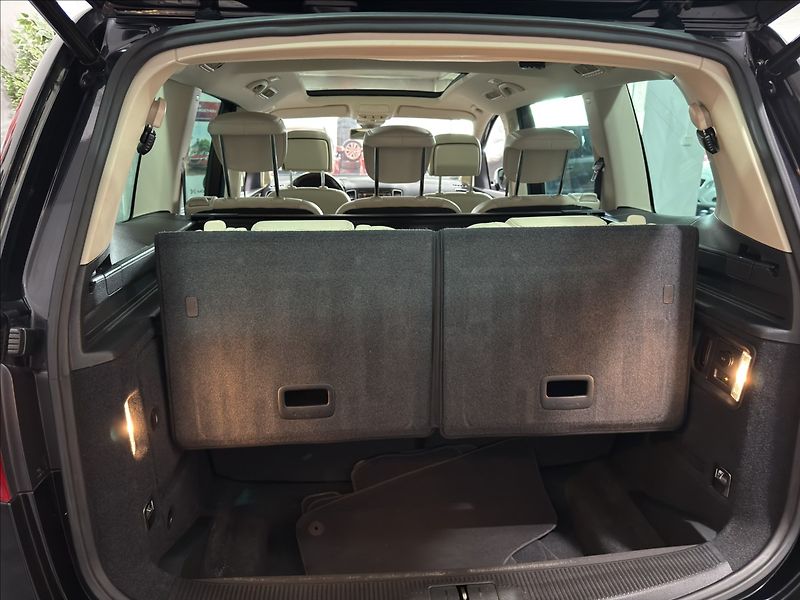 Volkswagen Sharan 2,0   TDI HIGH PANO WEBASTO TZ - fotka 32 z 40