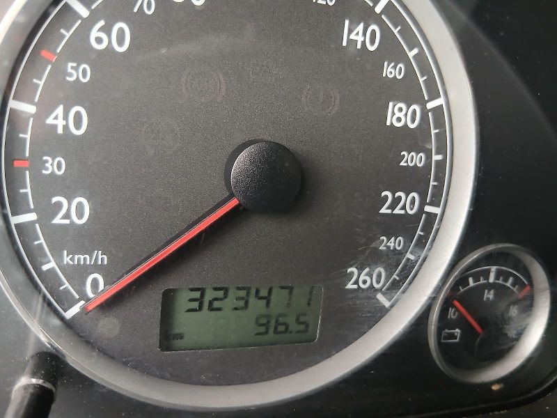 Volkswagen Sharan 2.0 TDI, ALU, 7 míst - fotka 23 z 34
