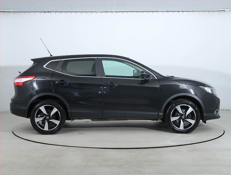 Nissan Qashqai (2015) 1.2 DIG-T, Navi, Tempomat - fotka 6 z 21