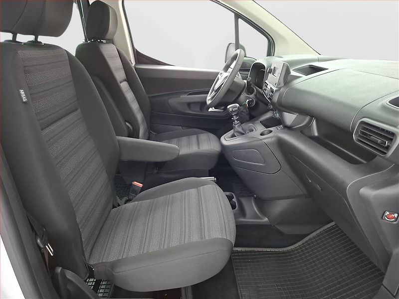 Opel Combo (2023) Edition 1.5 CDTI, 5Míst, ČR - fotka 9 z 17