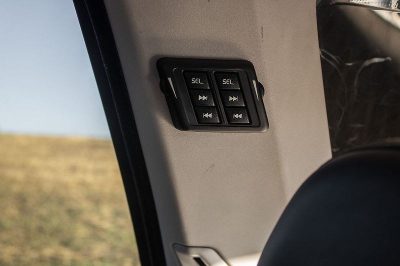 Volvo XC90 DVD, nezávislé topení, tažné. - fotka 32 z 43