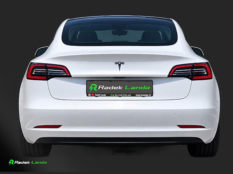 Tesla Model 3 (2023) LFP baterie, AMD Ryzen - fotka 4 z 8