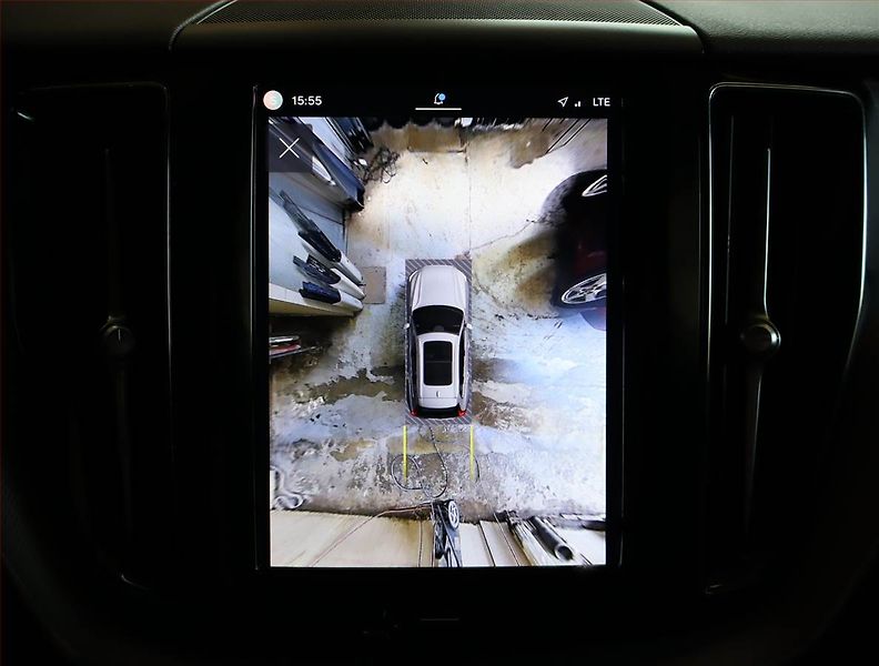 Volvo XC60 (2023) B4 AWD - fotka 16 z 32