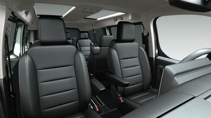 Opel Zafira (2026) L2 Eleg. 2.2 CDTi 180k AT-7sed - fotka 10 z 19