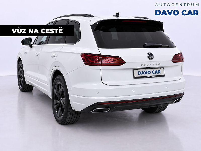 Volkswagen Touareg 3,0 TDI 210kW 4M Aut. R-Line D - fotka 2 z 12