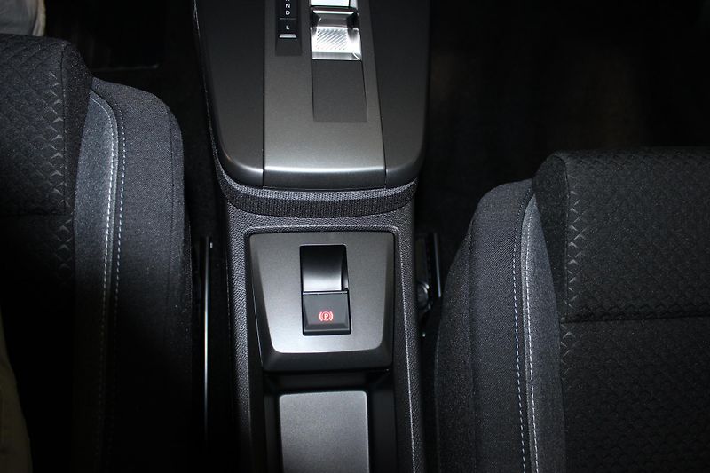 Opel Frontera (2026) GS Hybrid 1.2 TURBO 107kW - fotka 13 z 19