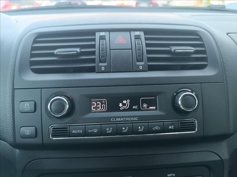 Škoda Fabia 1,2 TSi NA SERVISU - fotka 15 z 19