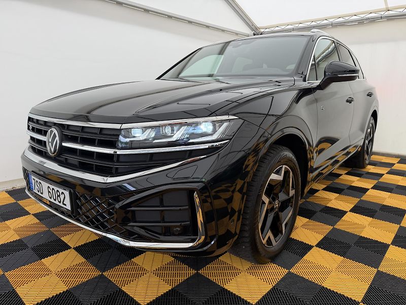 Volkswagen Touareg 3.0Tdi*1-MAJ*DPH*HUD*R-LINE* - fotka 2 z 50