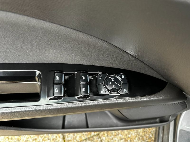 Ford Mondeo 1,6 TDCi 85kW-CZ-SERVIS!! - fotka 18 z 39