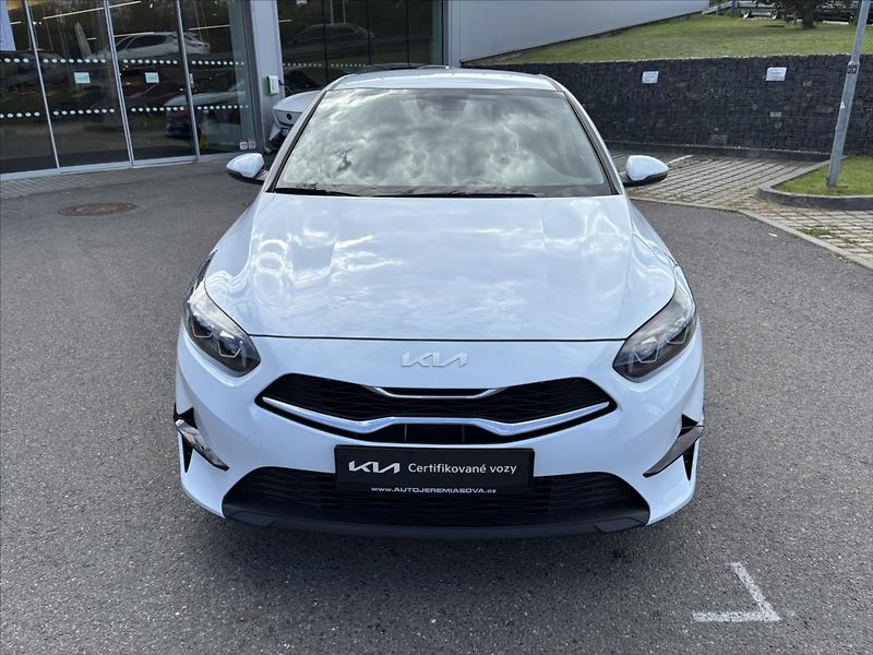 Kia Ceed 1,5 TGDi AT TOP ZÁRUKA CARPLAY - fotka 8 z 42