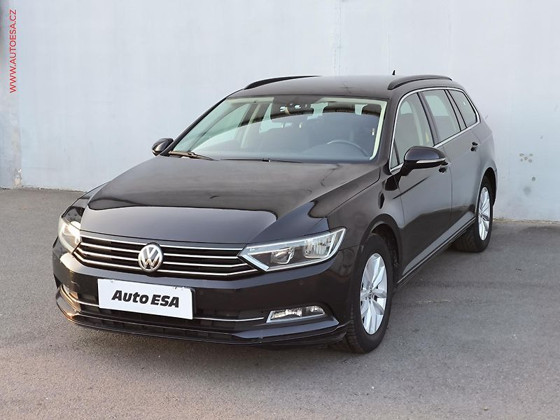 Volkswagen Passat (2017) 1.6 TDi, Comfortline, kamera - fotka 3 z 17
