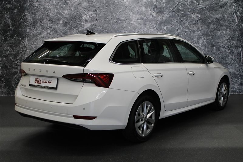 Škoda Octavia 2,0 TDI DSG Style 1.majitel CZ - fotka 3 z 36