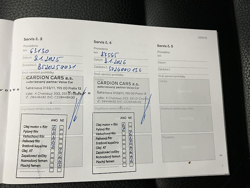 Volvo XC90 B5 AWD Momentum AT8 - fotka 48 z 48