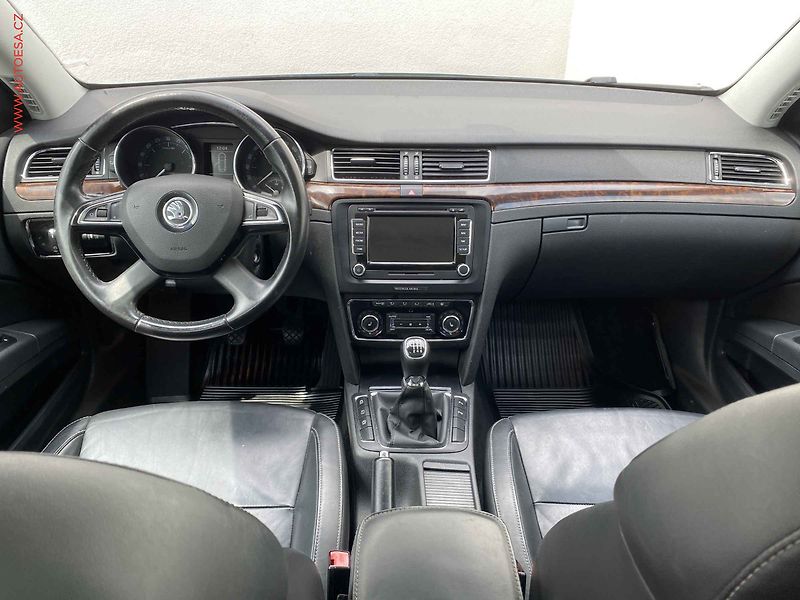 Škoda Superb (2015) 1.6 TDi, Elegance, kůže - fotka 8 z 17