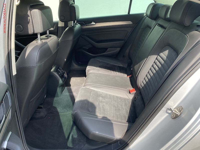 Volkswagen Passat (2019) 2.0 TDi, Highline, DSG, +ALU - fotka 10 z 20