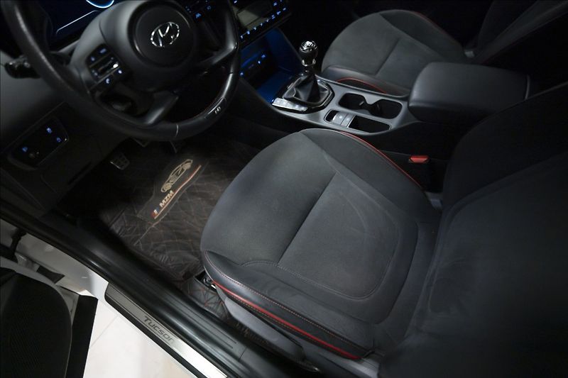 Hyundai Tucson 1,6 T-GDI N-LINE NAVI KAMERA - fotka 41 z 47