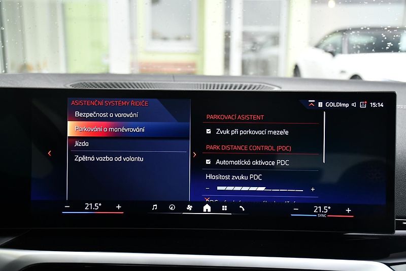 BMW i4 eDrive40 97%SoH - fotka 34 z 38
