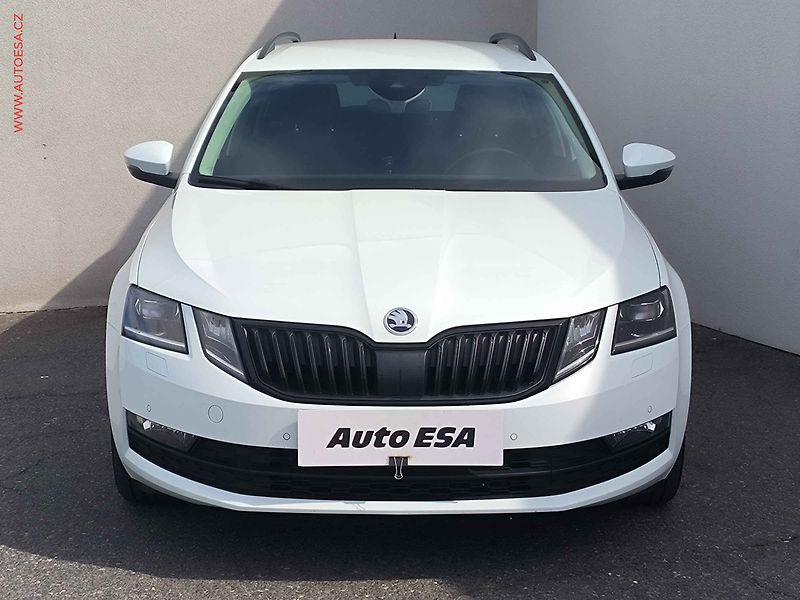 Škoda Octavia (2019) 2.0TDI, DSG, navi, LED - fotka 2 z 25