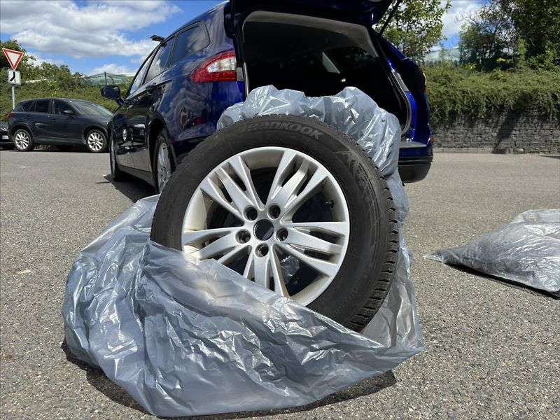 Ford Mondeo 2,0 TDCi AT WEBASTO TOP STAV - fotka 36 z 39