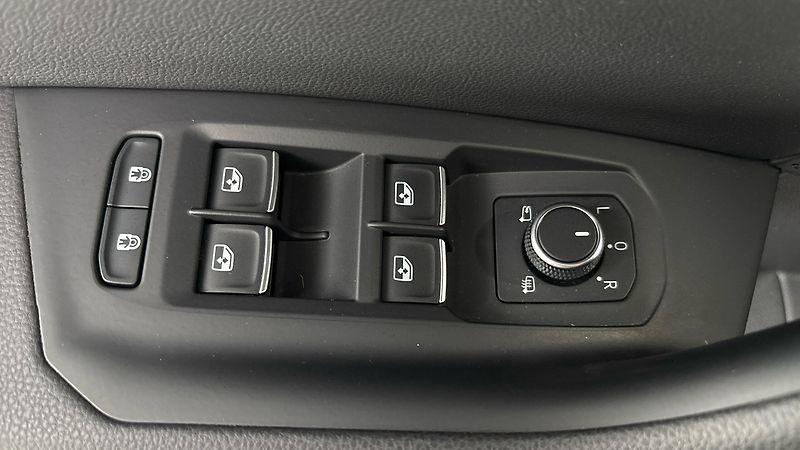 Volkswagen Touareg 3.0 TSI PHEV Tiptronic Eleganc - fotka 21 z 33