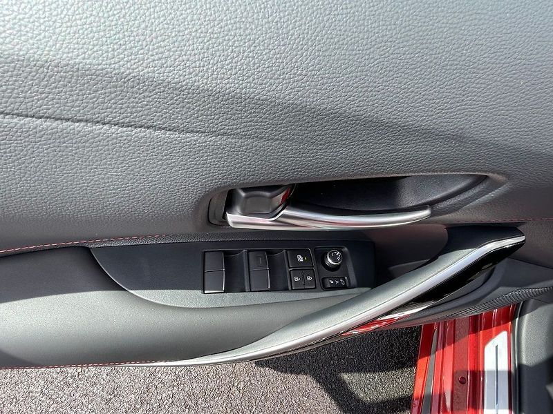 Toyota Corolla 2.0 Hybrid GR SPORT - fotka 21 z 28