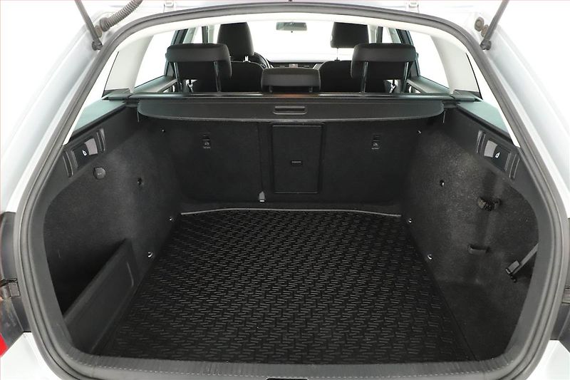Škoda Octavia (2016) 1.6 TDI, Tempomat - fotka 12 z 13