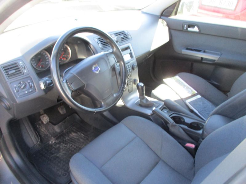 Volvo V50 (2006) combi 1,6 D - fotka 9 z 10