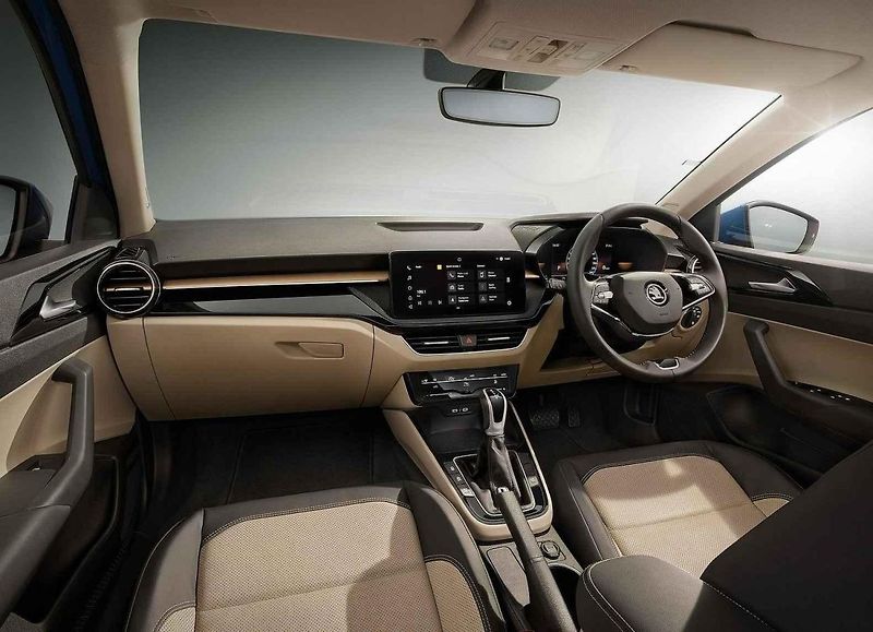 Škoda vytvořila pro indické modely speciální prohlubeň na palubní desce
