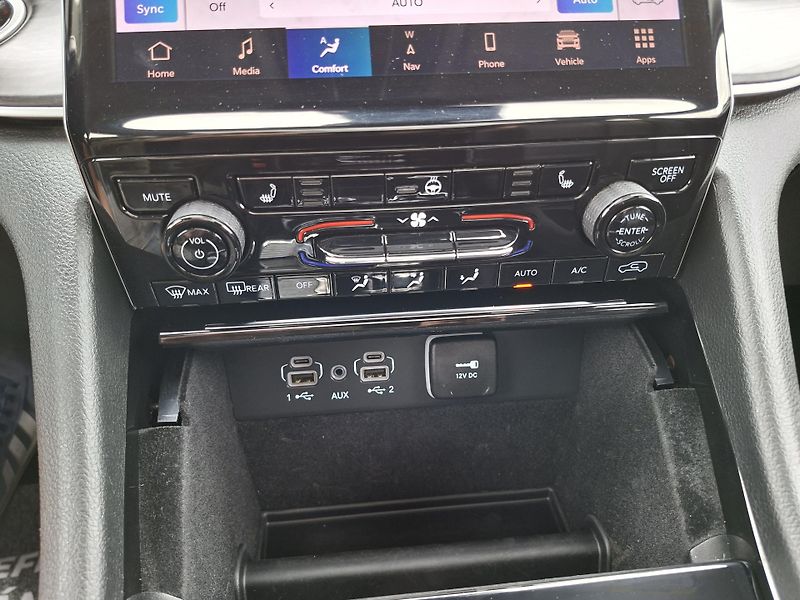 Jeep Grand Cherokee (2021) 3,6L V6 4x4 LIMITED, 6 míst - fotka 36 z 46