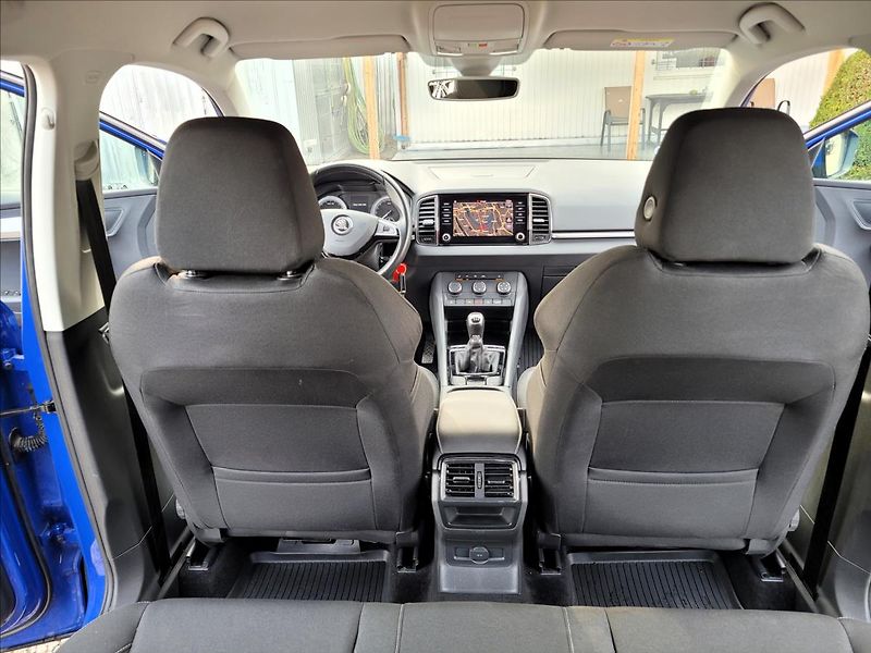 Škoda Karoq 1,6 tdi,navi,výhřev,klima,alu - fotka 43 z 50