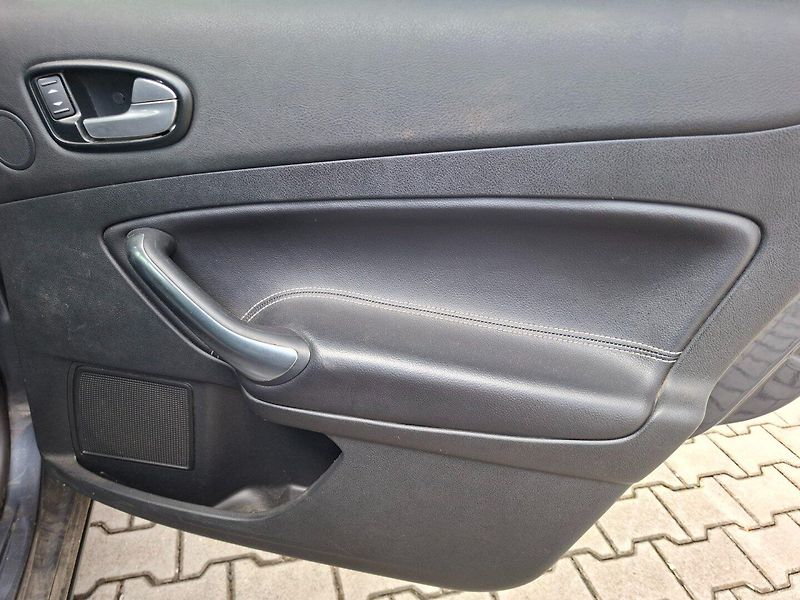 Ford Mondeo (2010) 2.2TDCi 129kW 6MAN - fotka 25 z 40