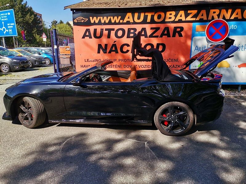 Chevrolet Camaro (2019) 6.2i V8 333kw  453PS Cabrio SS - fotka 35 z 39