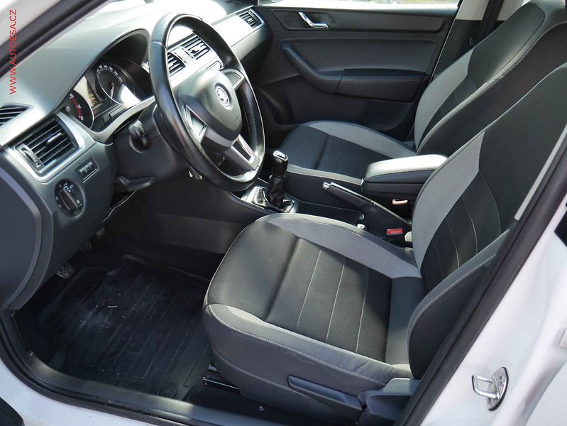 Škoda Rapid (2017) 1.2TSi, Ambition - fotka 9 z 15