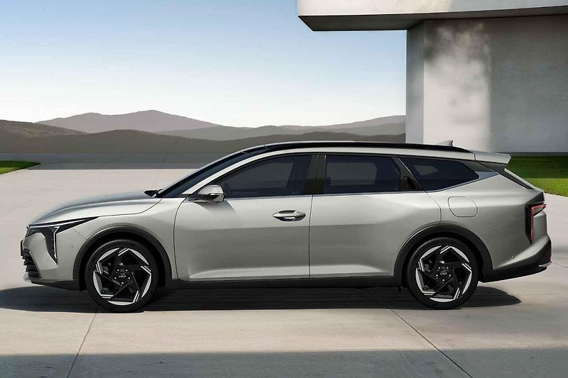 Kia K4 SW už dorazila na český trh s novými osobními vozy.