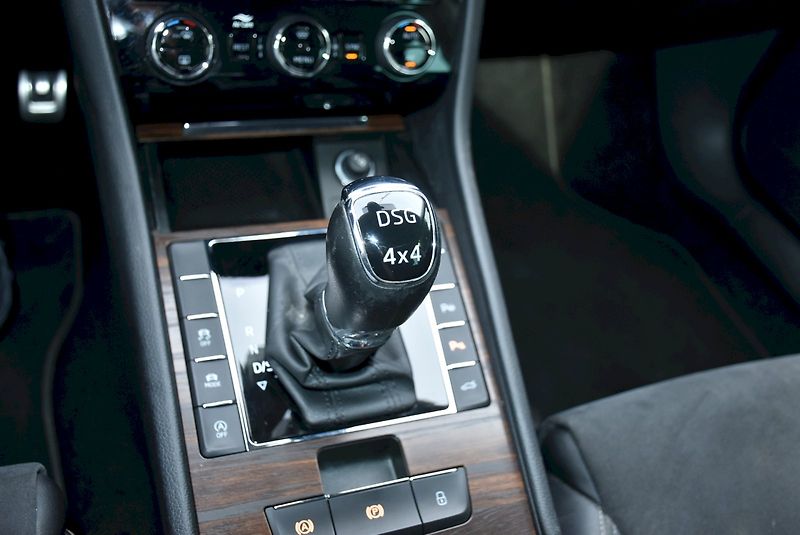 Škoda Superb (2021) Scout 2.0 TDI 147kW 4x4 DSG - fotka 23 z 35
