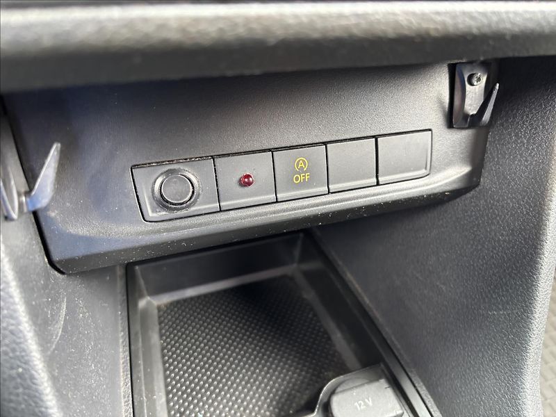 Volkswagen Caddy 2,0 TDi 75kW DPH - fotka 23 z 28
