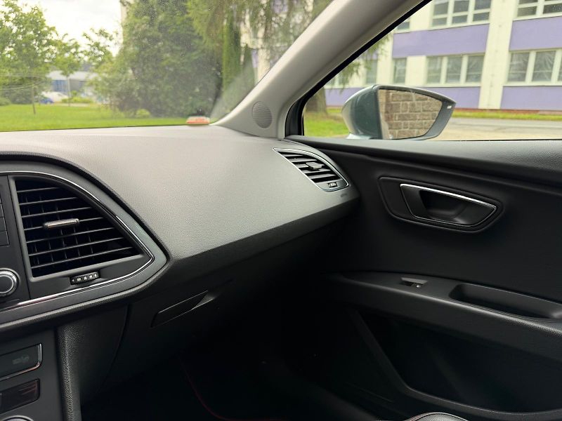 Seat Leon FR 2.0TDI LED 1.majitel - fotka 23 z 23