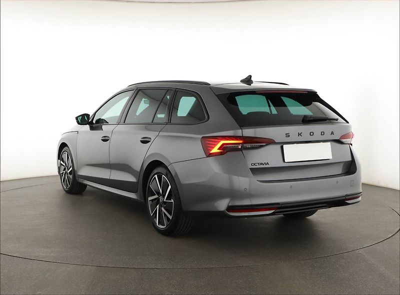 Škoda Octavia (2025) Sportline 1.5 eTSI mHEV - fotka 4 z 24