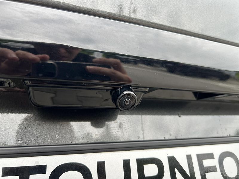 Ford Tourneo Custom Titanium L2 2.0 EcoBlue 110 kW - fotka 7 z 36