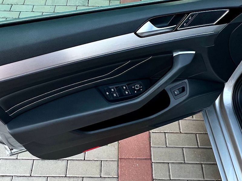 Volkswagen Passat (2020) 2.0 TDI-DSG-ELEGANCE - fotka 13 z 49