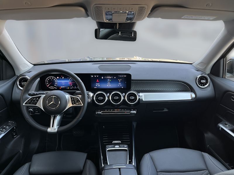 Mercedes-Benz GLB 200 d 4MATIC - fotka 14 z 18