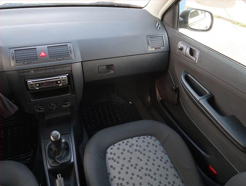 Škoda Fabia (2005) 1.2 12V, nová STK, zamluveno - fotka 8 z 13