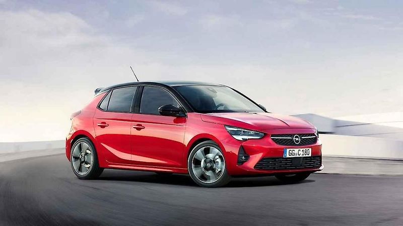 Opel šel cestou co nejnižší možné ceny, v základu nabízí tedy jediný motor.