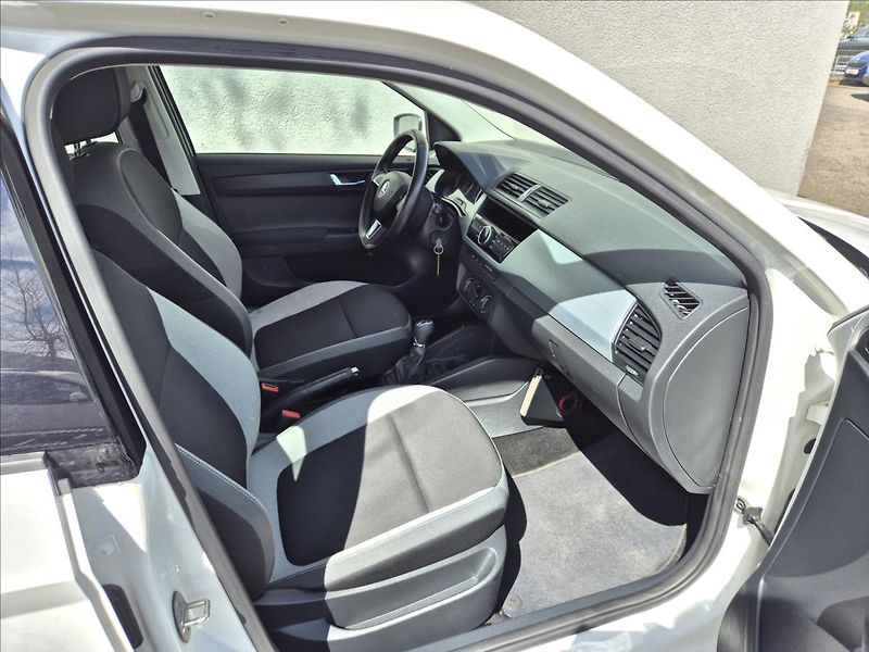 Škoda Fabia 1,0 i III 55Kw Klima,ESP - fotka 20 z 26