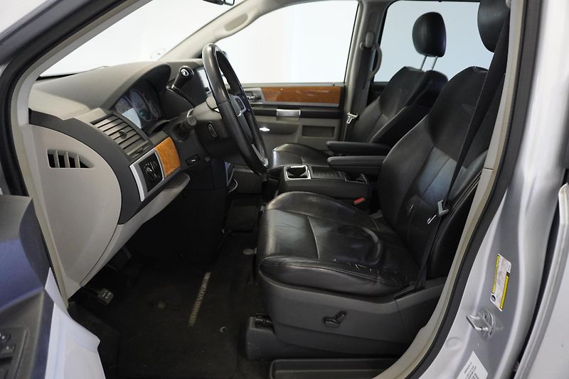 Chrysler Grand Voyager 3,8I LIMITED AUT. - fotka 11 z 30